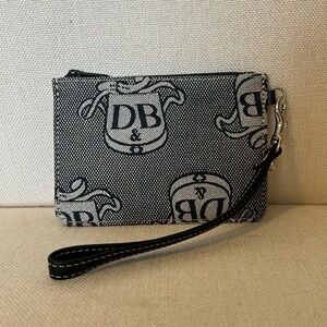 🥳33. DOONEY & BOURKE • Canvas Wristlet